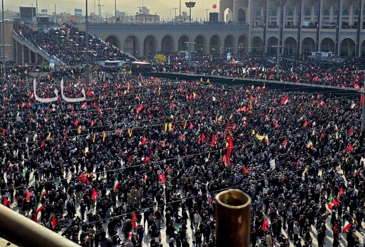 پوشش گسترده رسانههای خارجی از مراسم وداع با رهبر شهید در تهران پوشش گسترده رسانههای خارجی از مراسم وداع با رهبر شهید در تهران
