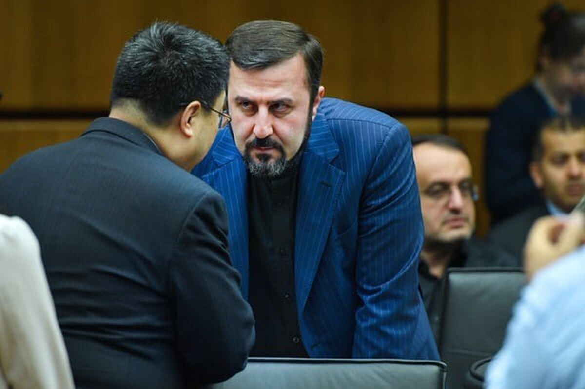 هشدار قاطع غریب آبادی: تنگه هرمز میدان نمایش نظامی قدرت&zwnj;های فرامنطقه&zwnj;ای نیست