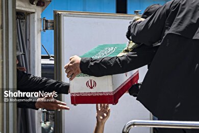 گزارش تصویری | استقبال از پیکر مطهر رهبر شهید انقلاب و خانواده ایشان در فرودگاه مشهد