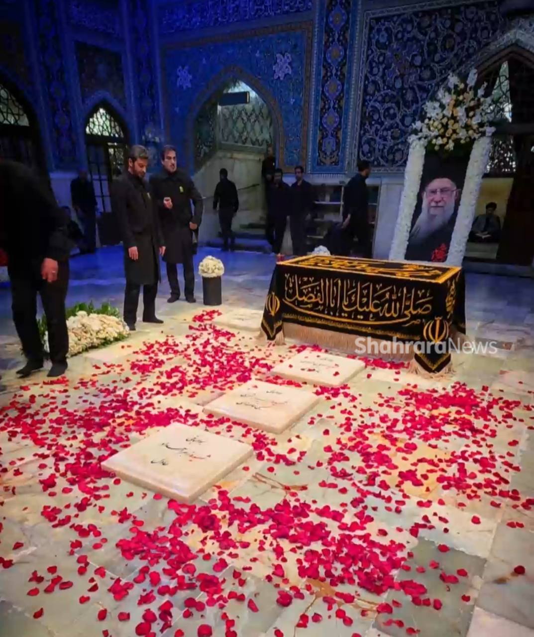 اولین عکس منتشر شده از آرامگاه رهبر شهید در حرم مطهر رضوی + عکس اولین عکس منتشر شده از آرامگاه رهبر شهید در حرم مطهر رضوی + عکس