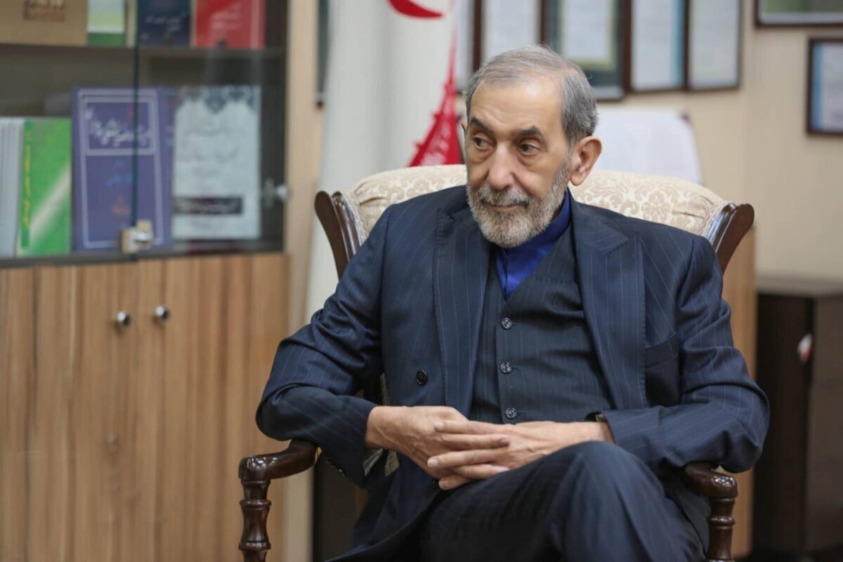 ولایتی: تنگه هرمز متعلق به ایران است و هیچ قدرتی نمی&zwnj;تواند آن را از مالکیت کشور خارج کند | ایده تقسیم مسیرها در تنگه، چوب حراج به سرمایه ملی است