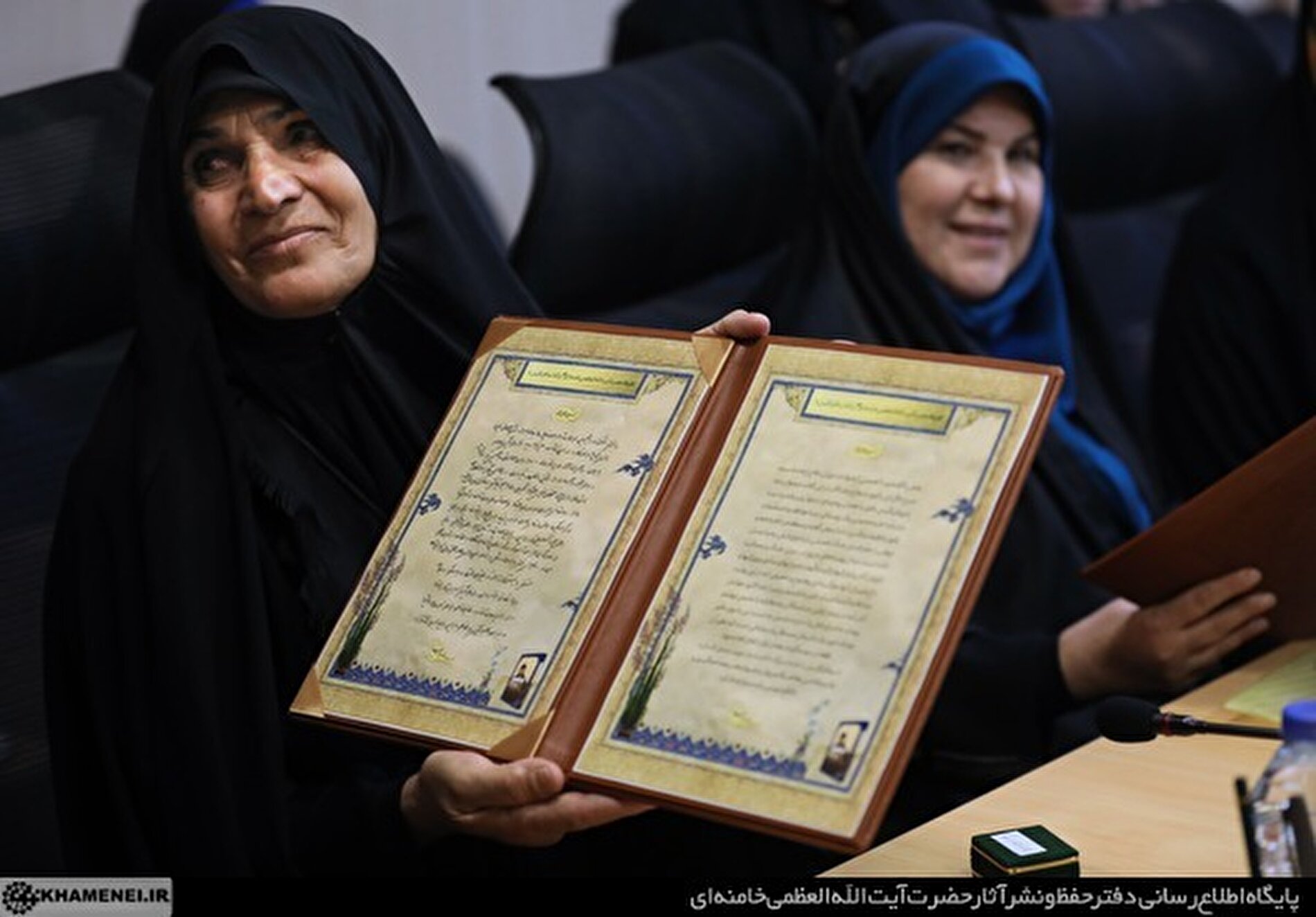 کتاب «فرنگیس»؛ یادگاری از تقریظ رهبر شهید انقلاب