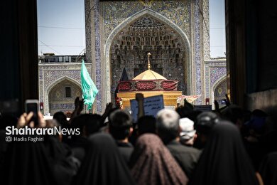 گزارش تصویری | دسته‌های عزاداری ظهر تاسوعا در حرم مطهر رضوی (۳ تیرماه ۱۴۰۵)