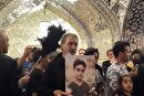 ویدئو| حضور خانواده شهید جاویدالاثر ماکان نصیری در حرم مطهر رضوی