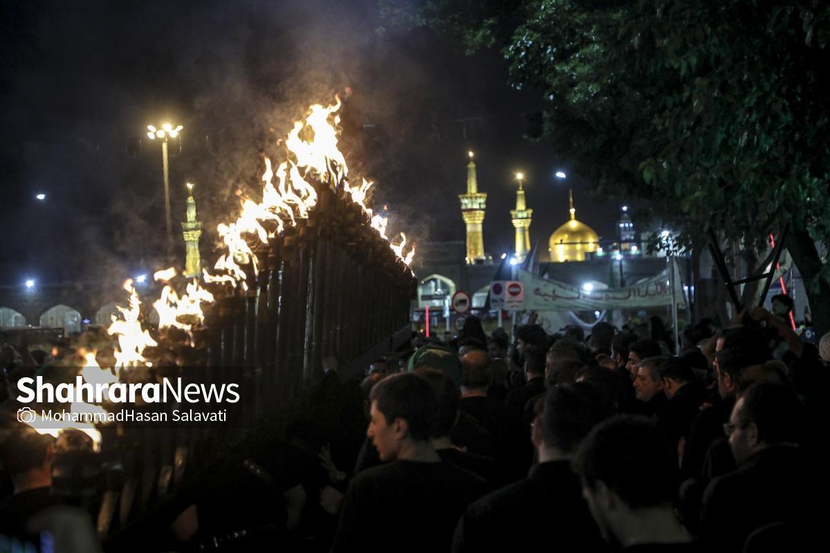 مشهد، غرق در شور حسینی | طنین نوای «لبیک یا حسین (ع)» در شب عاشورا + فیلم