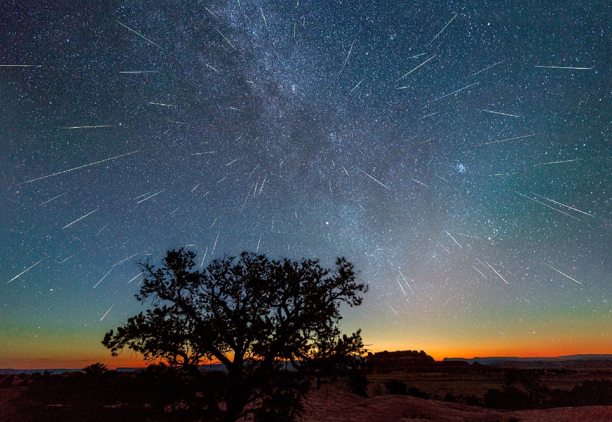 راهنمای تماشای بارش شهابی برساوُشی ۲۰۲۶ (۲۱ و ۲۲ مرداد ۱۴۰۵) + بهترین ساعت رصد