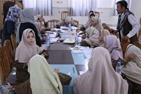 دانش‌آموزان مزارشریف با مسابقه نقاشی یاد شهدای ایران را گرامی داشتند