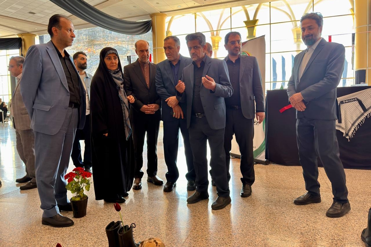 وزیر راه و شهرسازی از روند جابه‌جایی زائران در فرودگاه بین‌المللی مشهد بازدید کرد (۲۳ مرداد ۱۴۰۵)