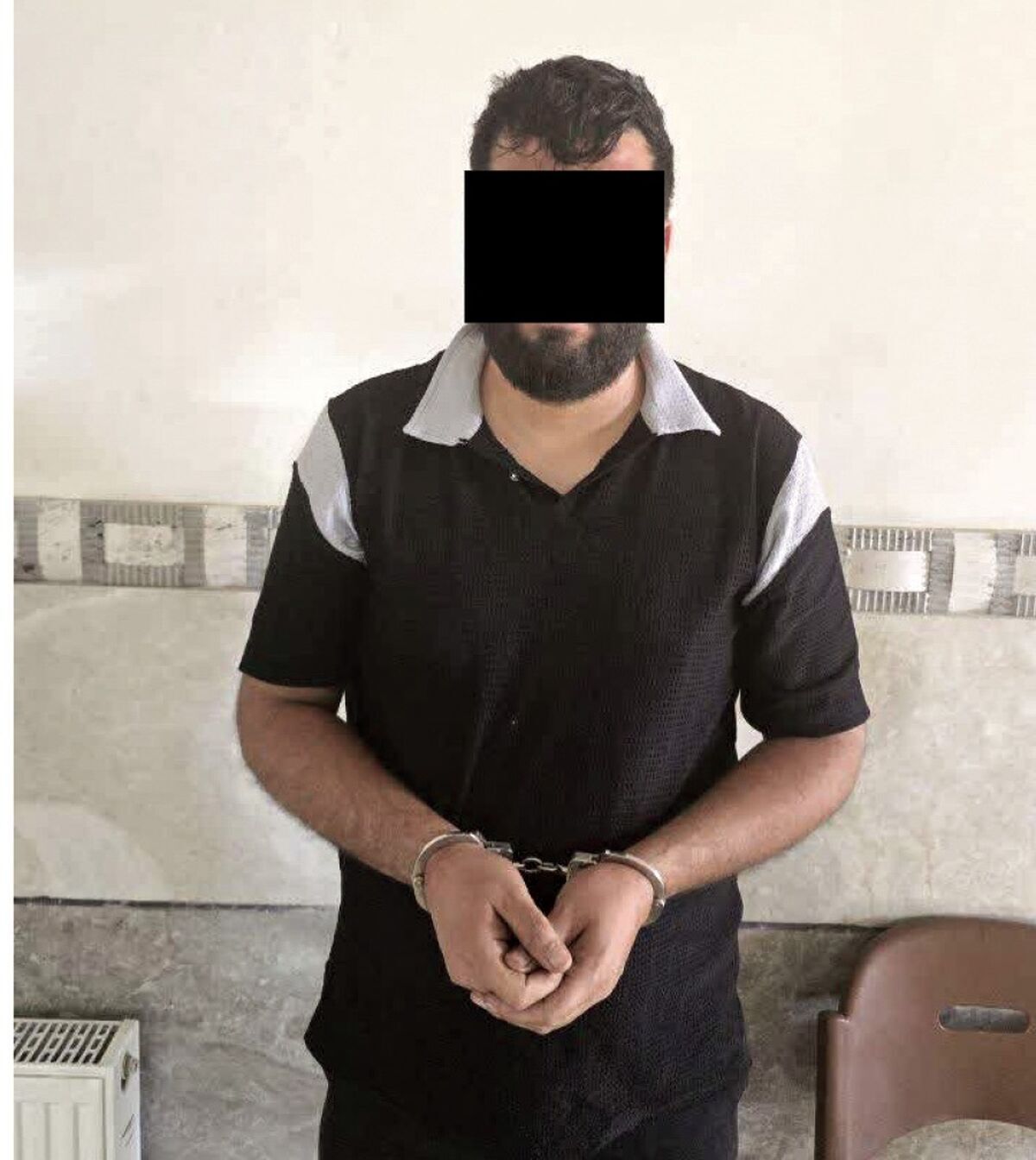 دستگیری عامل سرقت گوشی‌های تلفن همراه توسط ماموران کلانتری نواب صفوی مشهد + عکس