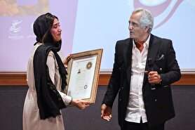 مجید مظفری نشان درجه یک هنری‌اش را به دخترش تقدیم کرد + تصاویر