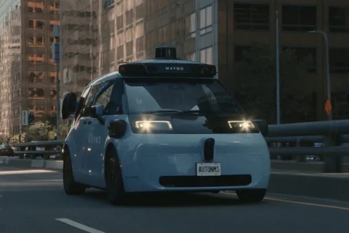 روبوتاکسی Waymo Ojai به Gemini مجهز شد | خودروی خودران حالا با مسافران صحبت می&zwnj;کند