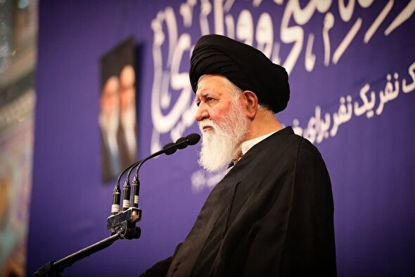 آیت‌الله علم‌الهدی: رهبر شهید انقلاب، مقاومت را به جریانی پویا و زنده تبدیل کرد | ملت ایران مرد و مردانه تا خونخواهی قائد شهید در اجتماعات خواهند ایستاد