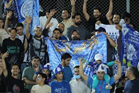 هجمه هواداران استقلال علیه تیم داوری!