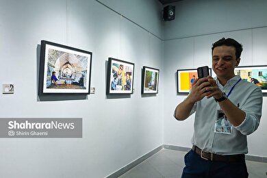 گزارش تصویری | نمایشگاه عکس گروهی «بی هوا»