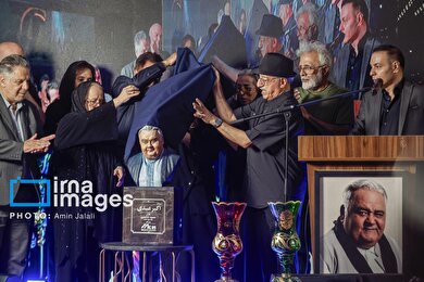 گزارش تصویری | اکبر عبدی، چهل روز بعد