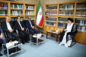 تأکید آیت‌الله علم‌الهدی بر توسعه فیبر نوری و رفع نیازهای درمانی حاشیه شهر مشهد