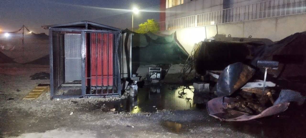 یک کشته و یک مصدوم در پی انفجار مخزن و تانکر مایعات قابل اشتعال در بزرگراه آزادگان تهران یک کشته و یک مصدوم در پی انفجار مخزن و تانکر مایعات قابل اشتعال در بزرگراه آزادگان تهران