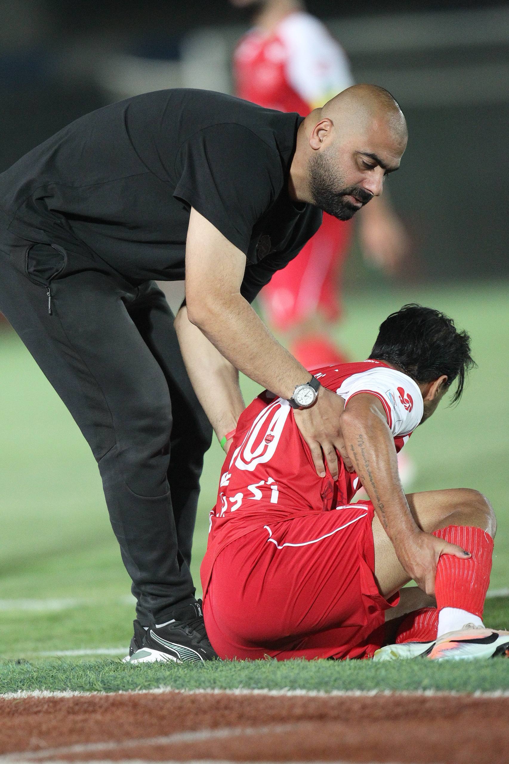 کمک مازیار زارع به پرسپولیسیها کمک مازیار زارع به پرسپولیسیها