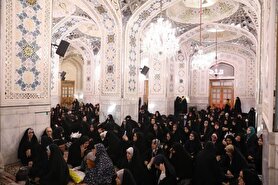 تجدید عهد ۳۵۰ دانشجو معلم دختر شاهد و ایثارگر با امام شهید در حرم مطهر رضوی
