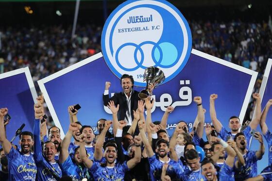 گزارش تصویری جشن قهرمانی استقلال در لیگ برتر با حضور هواداران