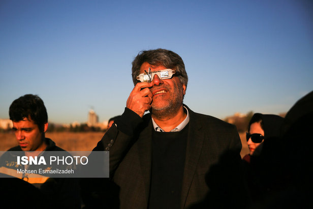 پدیده خورشیدگرفتگی ۵ دی ماه +تصاویر و ویدئو