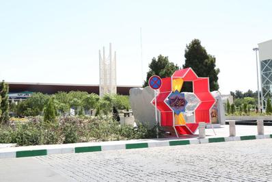 به مناسبت فرارسیدن ایام مبارک دهه کرامت
سیمای شهر مشهد، آذین شد