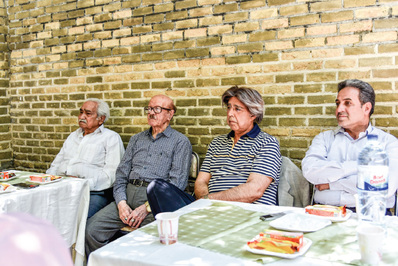 ساعتی با مرمت‌کاران پیش‌کسوت مشهدی در خانه پیشه‌وران