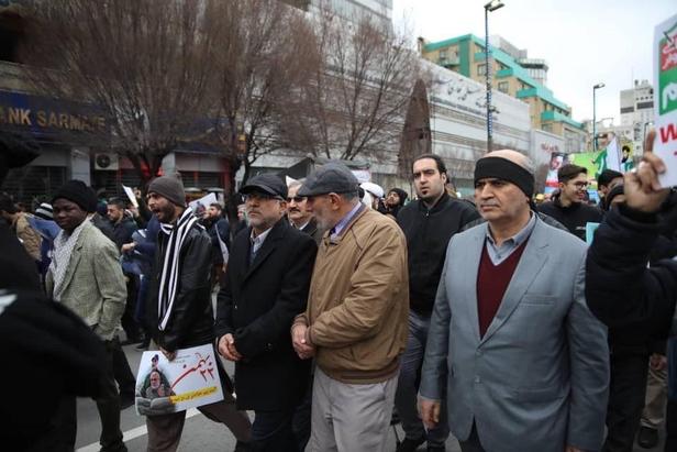 آغاز چهل و یکمین حضور پرشور مردم انقلابی مشهد در راهپیمایی ۲۲ بهمن