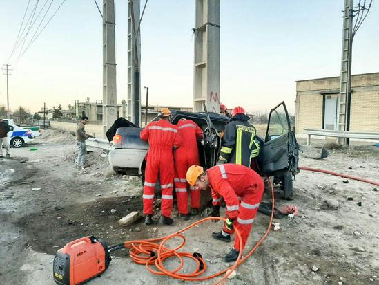 برخورد مرگبار سواری پراید با تیر برق فشار قوی