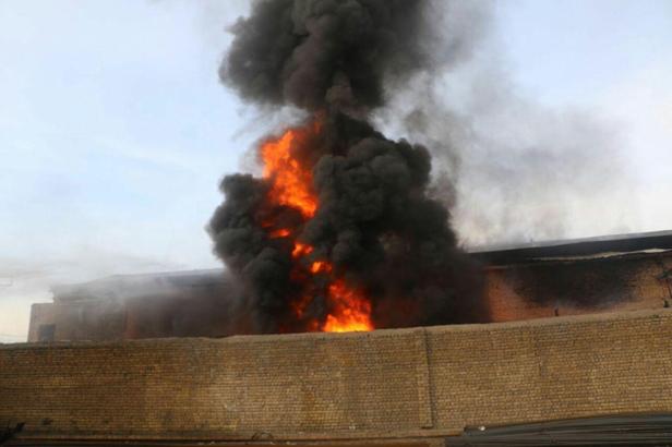 آتش‌سوزی کارخانه تولید «فوم‌های پلی اتیلن» مهار شد+عکس