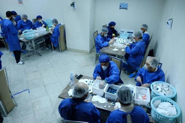 بازدید مسئولان شهری و نظامی از کارگاه‌های تولید ماسک شهرداری مشهد