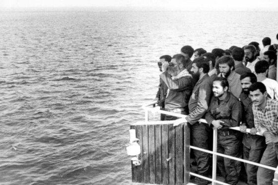 تصاویری از حضور آیت‌الله خامنه‌ای در مانور «شهادت» در خلیج‌فارس (سال ۱۳۶۶)