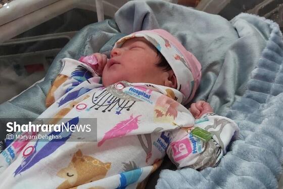 بازدید بانوان خادم از بیمارستان بنت الهدی در روز ولادت حضرت معصومه(س)