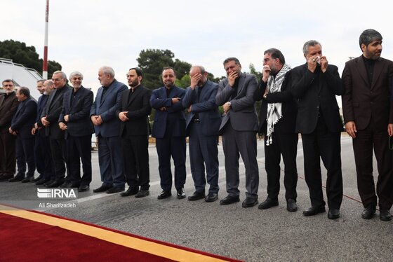 استقبال از پیکر مطهر شهدای خدمت در فرودگاه مهرآباد تهران + عکس و فیلم