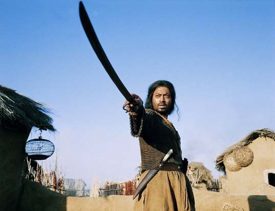 عرفان‌خان، بازیگر مشهور بالیوود، در ۵۳ سالگی از دنیا رفت + ویدئو