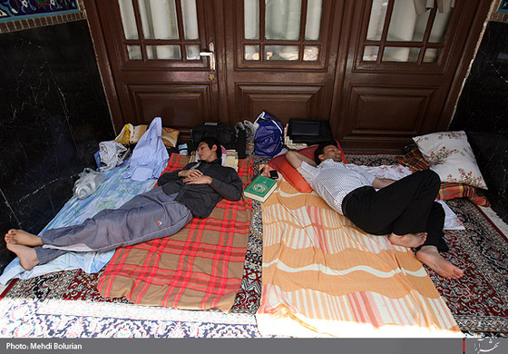 مراسم معنوي اعتكاف در حرم رضوي-2