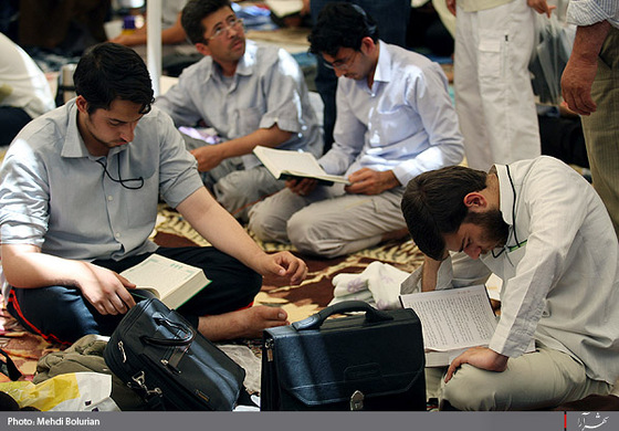 مراسم معنوي اعتكاف در حرم رضوي-2