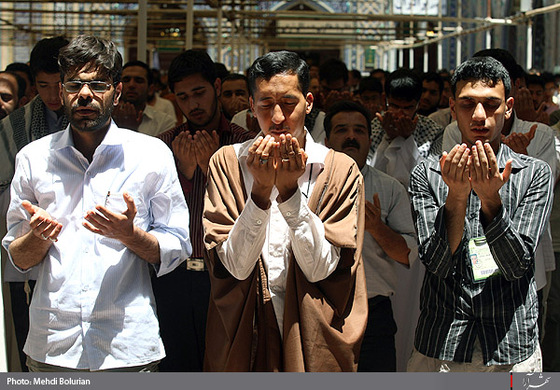 مراسم معنوي اعتكاف در حرم رضوي-2