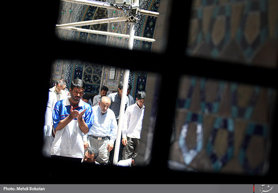 مراسم معنوي اعتكاف در حرم رضوي-2