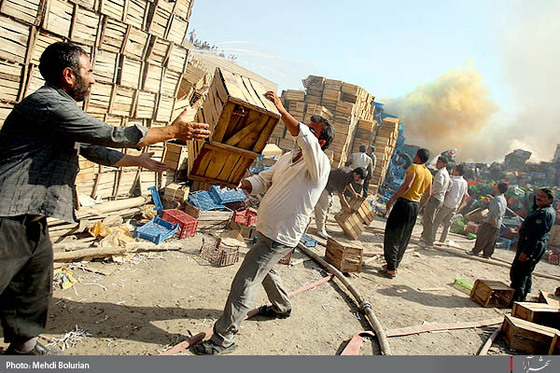 آتش سوزی در انبار جعبه بلوار کشاورز-2