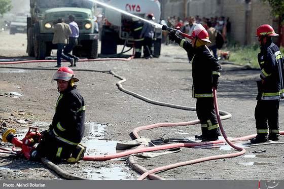 آتش سوزی در انبار جعبه بلوار کشاورز-2