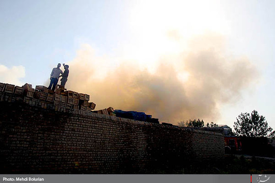 آتش سوزی در انبار جعبه بلوار کشاورز-2