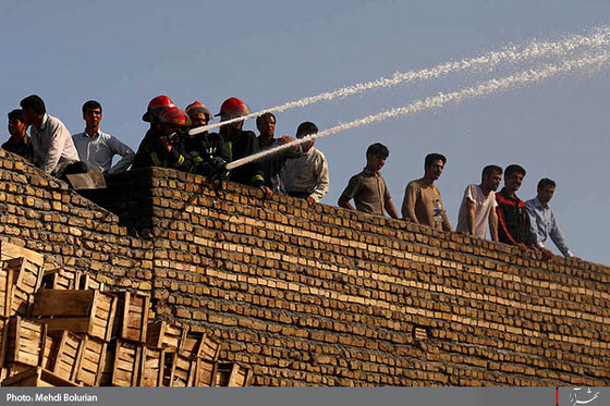 آتش سوزی در انبار جعبه بلوار کشاورز-2