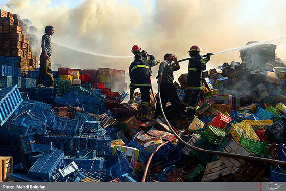 آتش سوزی در انبار جعبه بلوار کشاورز-2