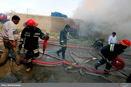 آتش سوزی در انبار جعبه بلوار کشاورز-1
