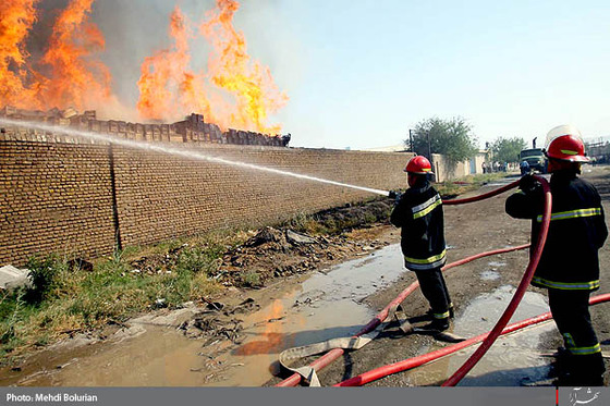 آتش سوزی در انبار جعبه بلوار کشاورز-1