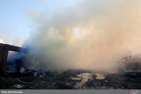 آتش سوزی در انبار جعبه بلوار کشاورز-1