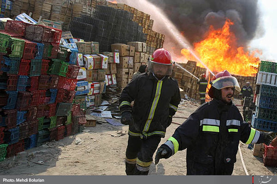 آتش سوزی در انبار جعبه بلوار کشاورز-1