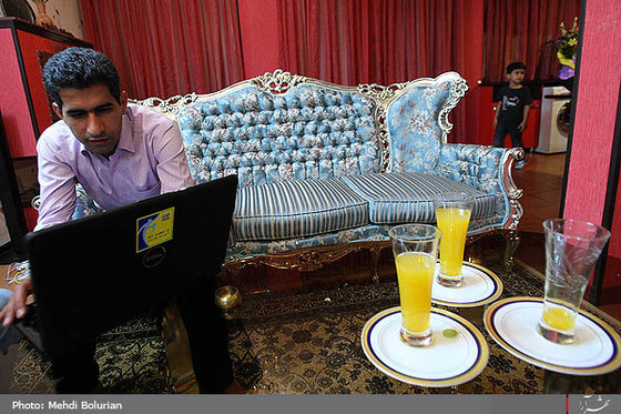 لحظاتی قبل ازفینال جام نوزدهم باخانواده کامرانی فر