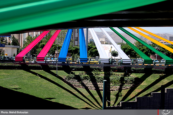 شــــهر در انتظار منجــــي